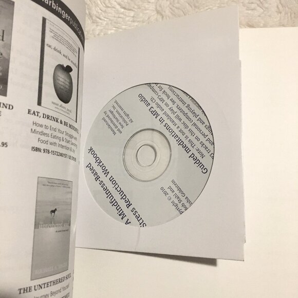 'A Mindfulness-Based Stress Reduction Workbook' Softcover + CD - Picture 6 of 7